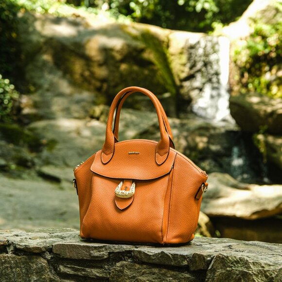 Dewi Maya Bali Leather Bag Sunset - Local Designer - Picture 2 of 5